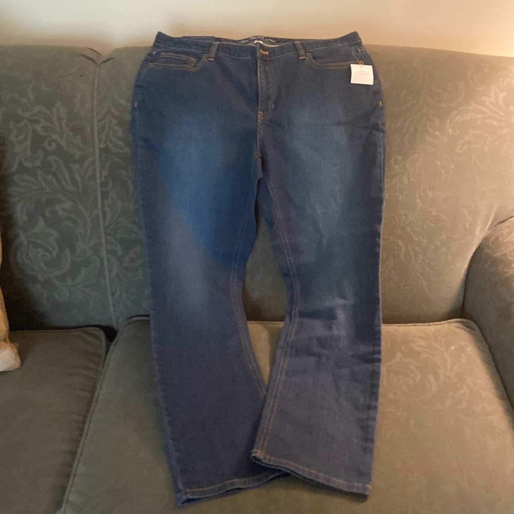 Woman’s Liz Claiborne Jackie jeans